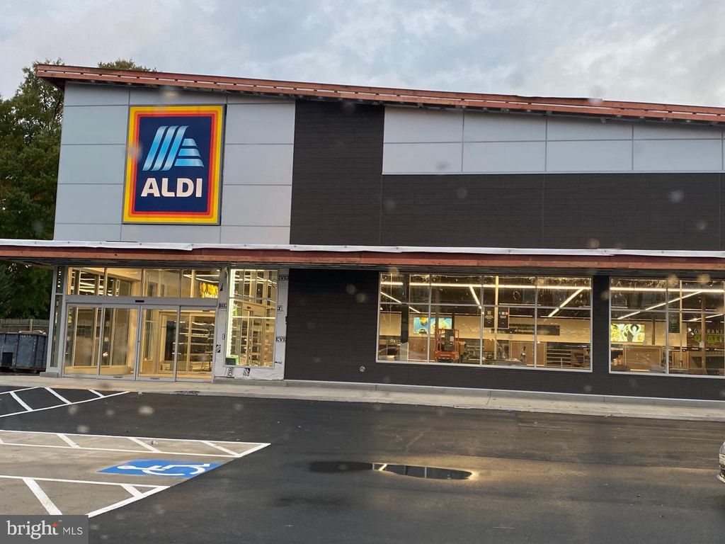 Image 26 of property listing at 6220 QUEBEC PL, Berwyn Heights, MD 20740