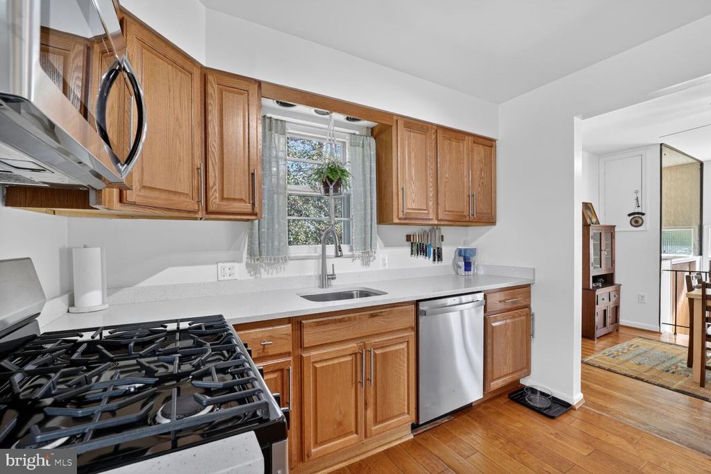 Image 5 of property listing at 6220 QUEBEC PL, Berwyn Heights, MD 20740