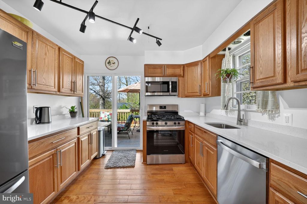 Image 7 of property listing at 6220 QUEBEC PL, Berwyn Heights, MD 20740