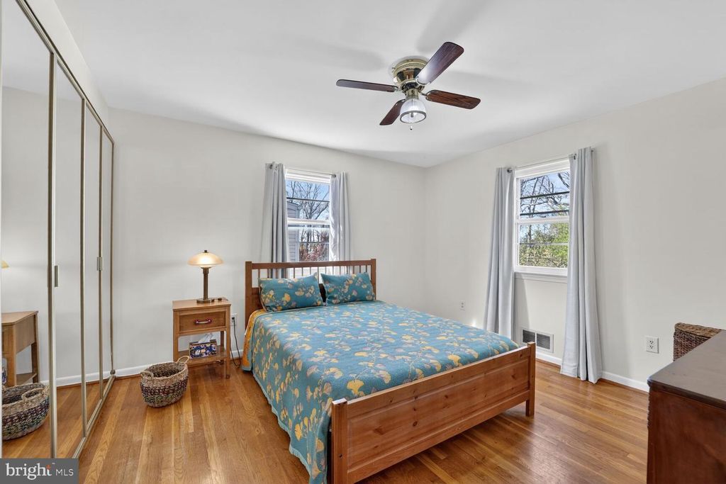 Image 9 of property listing at 6220 QUEBEC PL, Berwyn Heights, MD 20740