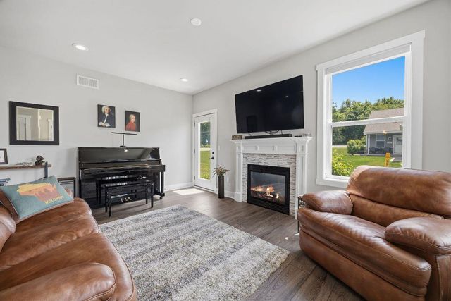 137 Bristle Way, Edgerton, WI 53534