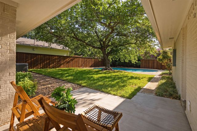 7704 La Cosa Drive, Dallas, TX 75248