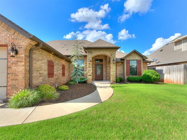 12105 SW 45th Terrace, Mustang, OK 73064