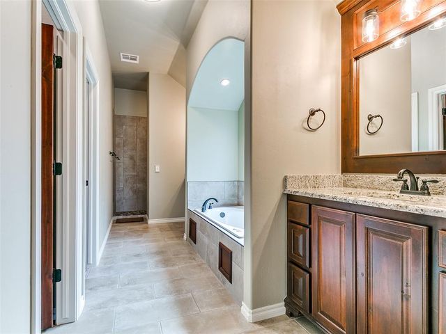 12105 SW 45th Terrace, Mustang, OK 73064