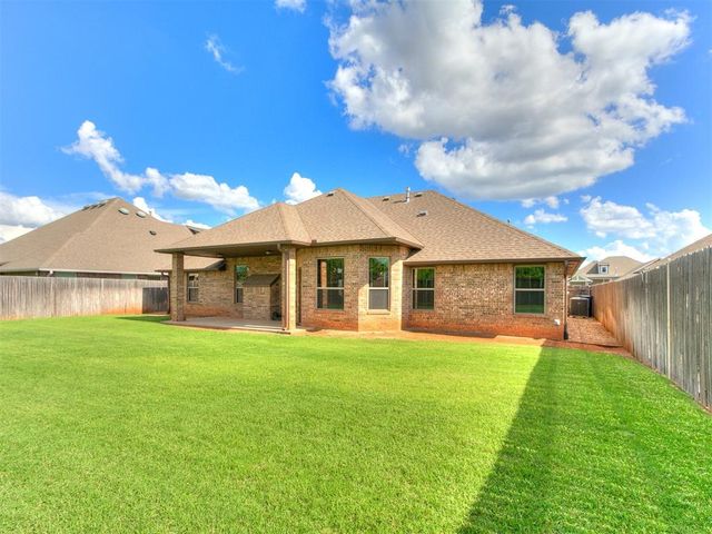 12105 SW 45th Terrace, Mustang, OK 73064