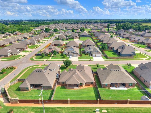 12105 SW 45th Terrace, Mustang, OK 73064