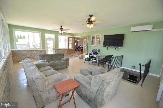 1251 STREAKER RD, Sykesville, MD 21784