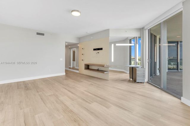 17301 Biscayne Boulevard 1106, North Miami Beach, FL 33160