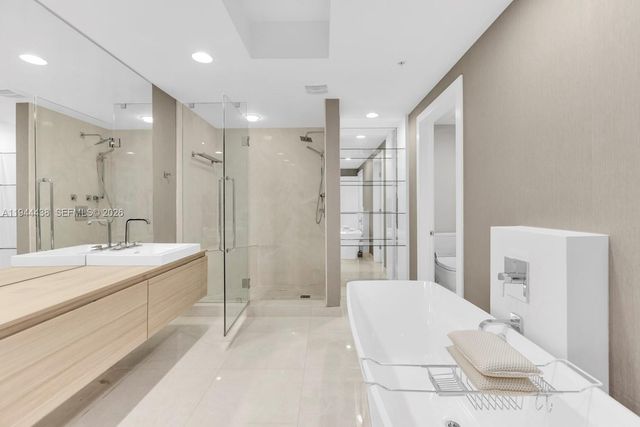 17301 Biscayne Boulevard 1106, North Miami Beach, FL 33160