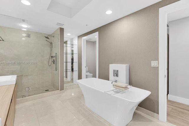 17301 Biscayne Boulevard 1106, North Miami Beach, FL 33160