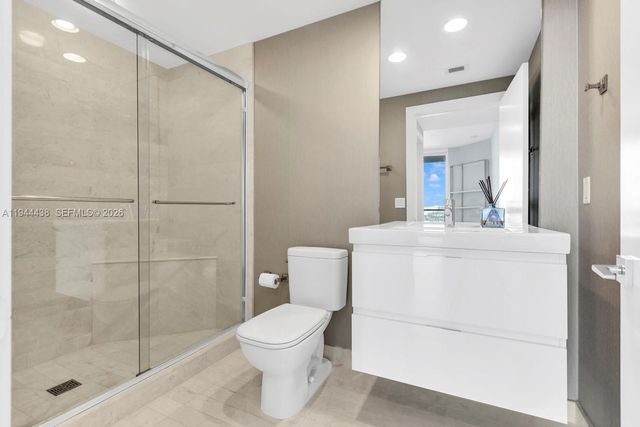 17301 Biscayne Boulevard 1106, North Miami Beach, FL 33160