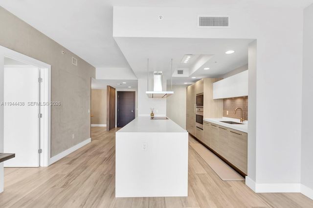 17301 Biscayne Boulevard 1106, North Miami Beach, FL 33160