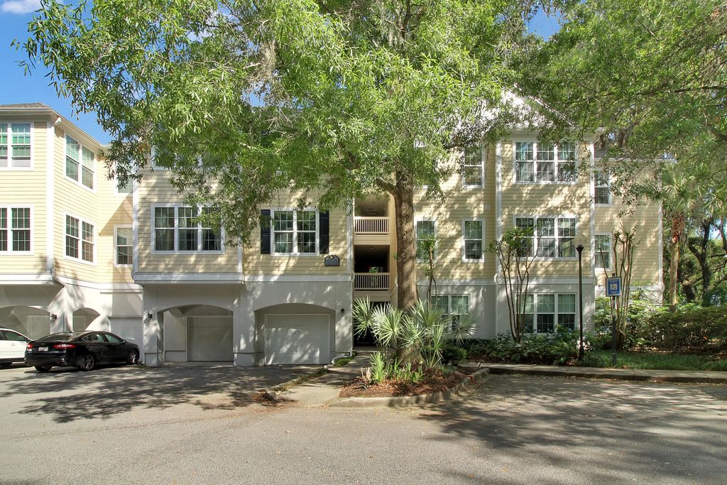 60 Fenwick Hall Allee Alley Apt 911, Johns Island, SC 29455