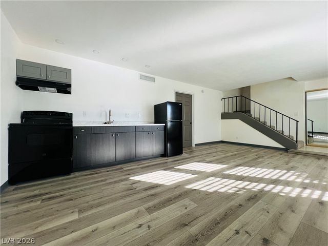 3744 Pilgrim Street A, Las Vegas, NV 89121