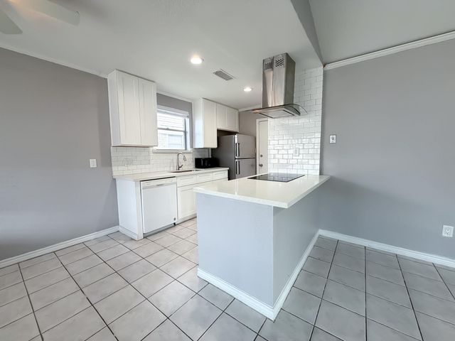 10815 Sagecrest Lane, Houston, TX 77089