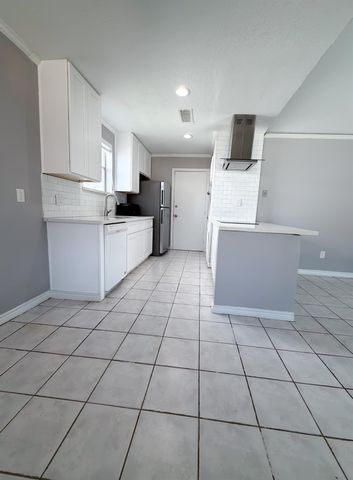 10815 Sagecrest Lane, Houston, TX 77089