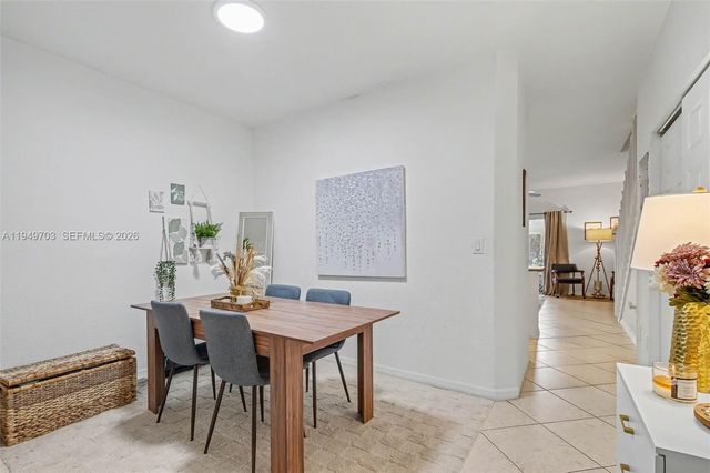 5719 NW 114th Ct 105, Doral, FL 33178