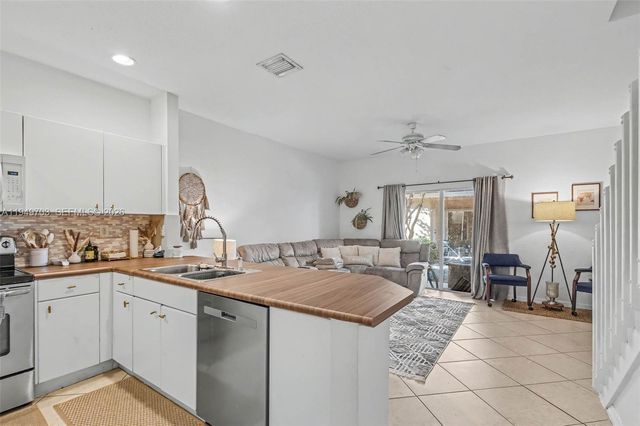 5719 NW 114th Ct 105, Doral, FL 33178