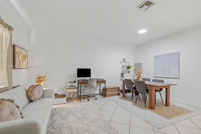 5719 NW 114th Ct 105, Doral, FL 33178