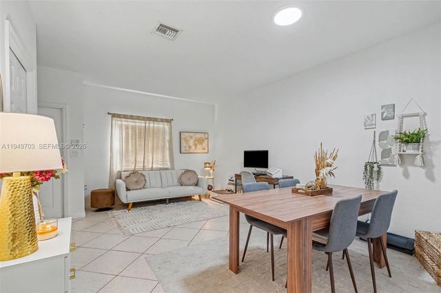 5719 NW 114th Ct 105, Doral, FL 33178