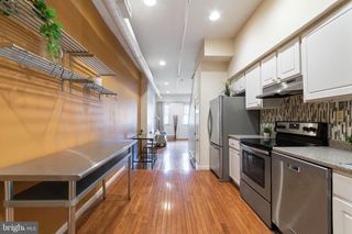 104 N 2ND ST #200, Philadelphia, PA 19106