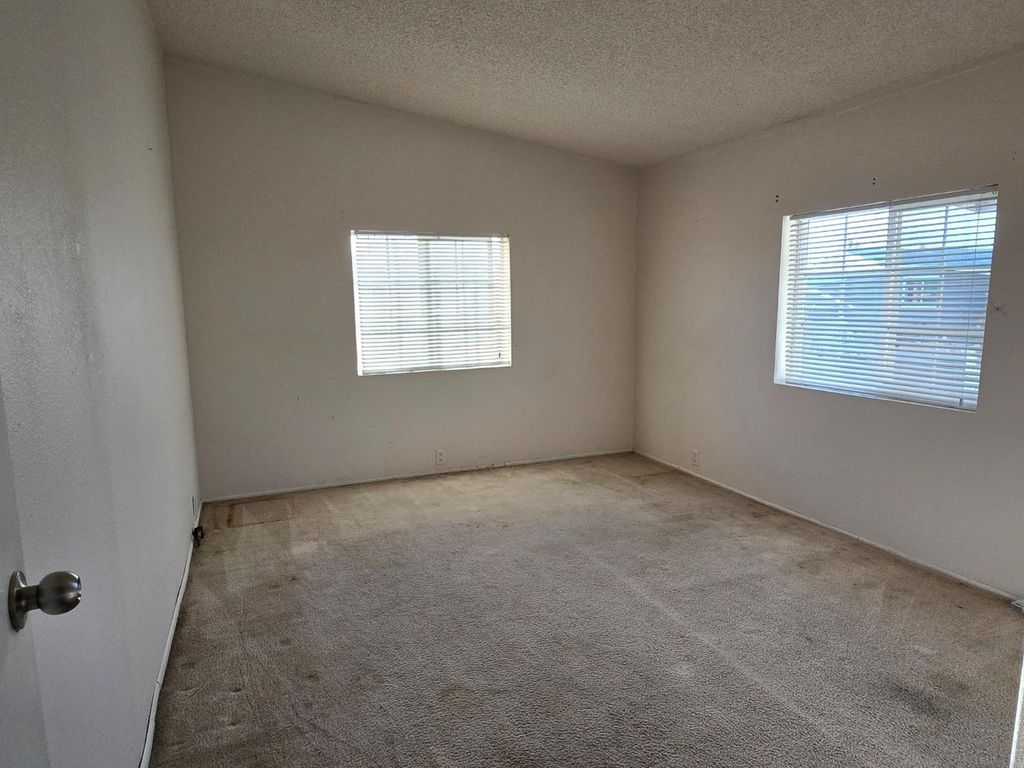 Image 11 of property listing at 2400 Cienaga # 73, Out Of Area, CA 93445
