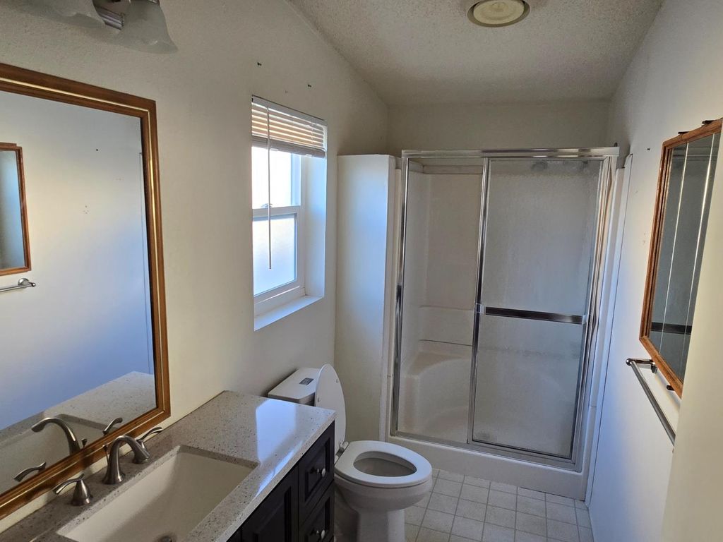 Image 15 of property listing at 2400 Cienaga # 73, Out Of Area, CA 93445