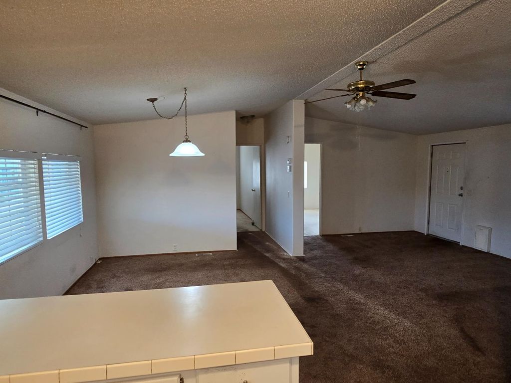 Image 9 of property listing at 2400 Cienaga # 73, Out Of Area, CA 93445