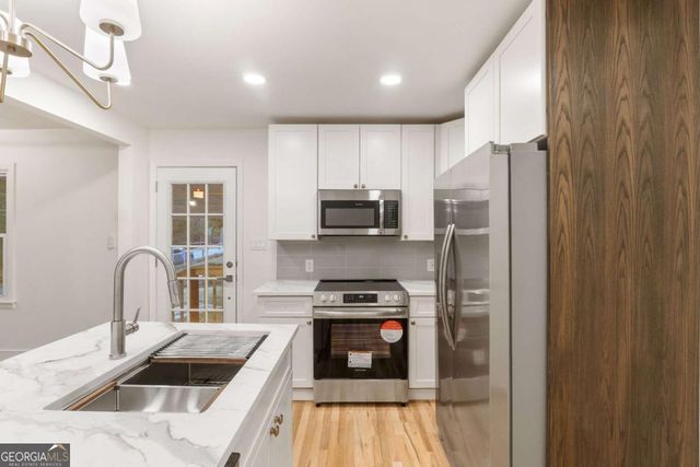 6048 BLACKHAWK Trail SE, Mableton, GA 30126