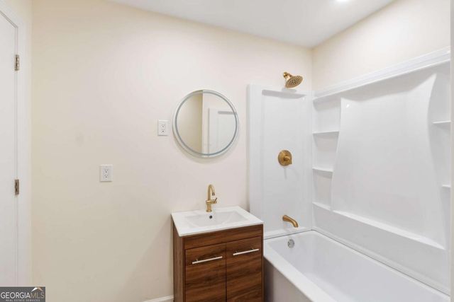 6048 BLACKHAWK Trail SE, Mableton, GA 30126