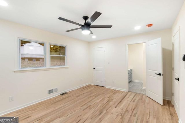 6048 BLACKHAWK Trail SE, Mableton, GA 30126