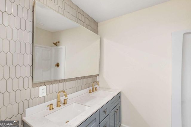 6048 BLACKHAWK Trail SE, Mableton, GA 30126