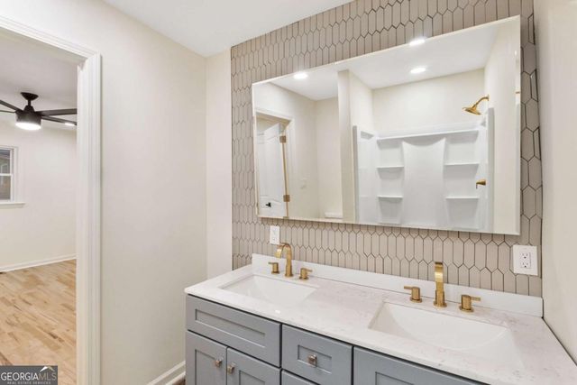 6048 BLACKHAWK Trail SE, Mableton, GA 30126