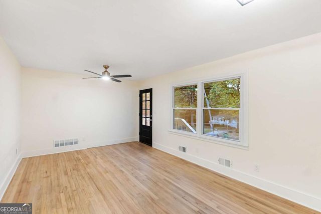 6048 BLACKHAWK Trail SE, Mableton, GA 30126