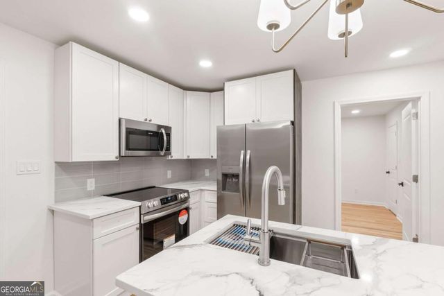 6048 BLACKHAWK Trail SE, Mableton, GA 30126