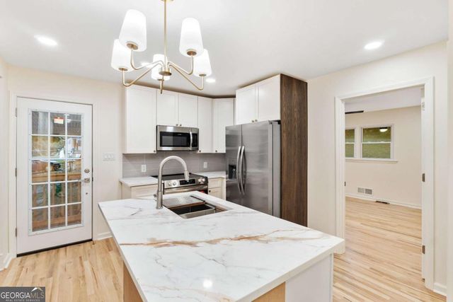 6048 BLACKHAWK Trail SE, Mableton, GA 30126