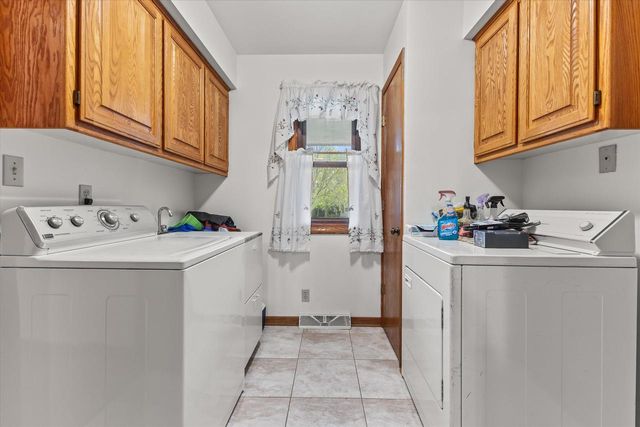 4039 Cypress LANE, Franklin, WI 53132