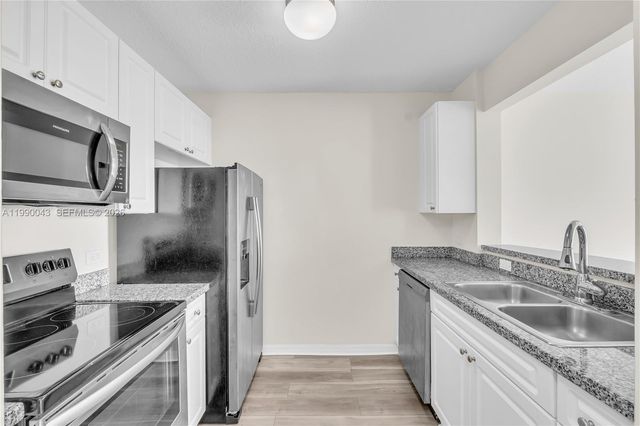 900 SW 8th St 1110, Miami, FL 33130