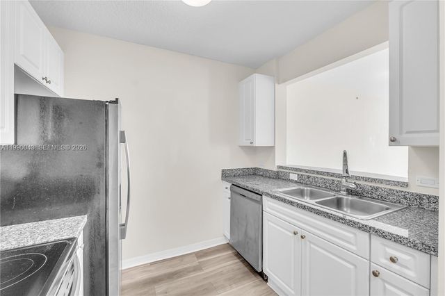 900 SW 8th St 1110, Miami, FL 33130