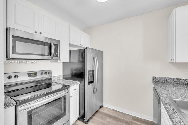 900 SW 8th St 1110, Miami, FL 33130