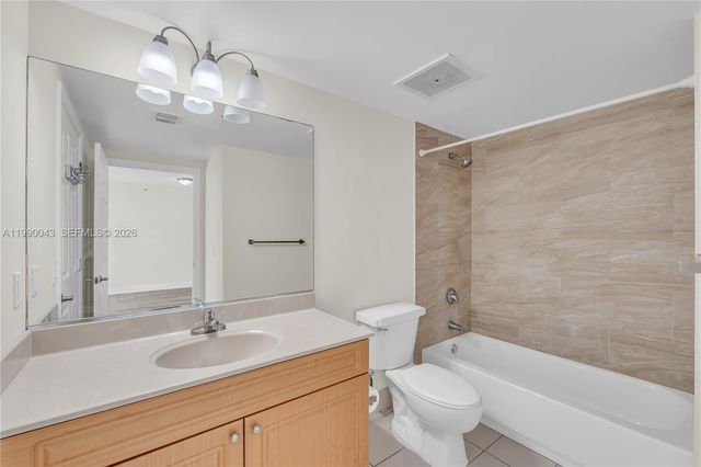 900 SW 8th St 1110, Miami, FL 33130