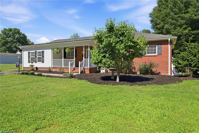 1811 Aims Avenue, Mount Airy, NC 27030