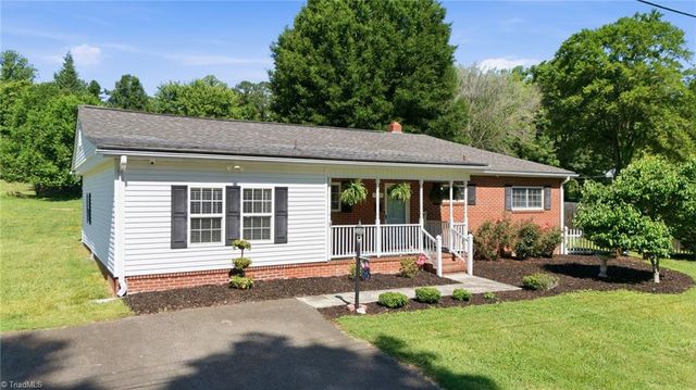 1811 Aims Avenue, Mount Airy, NC 27030