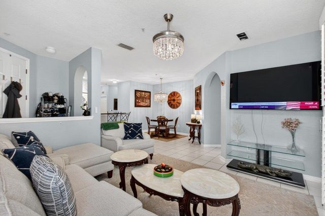 305 Via Castilla 104, St Augustine, FL 32095