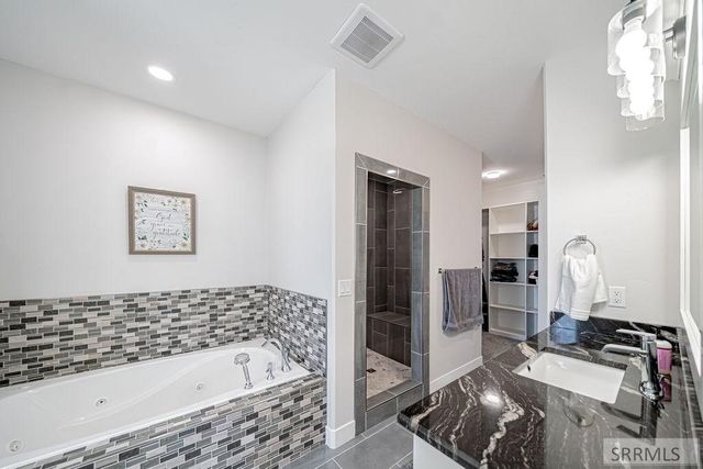 4839 Luxor Drive, Ammon, ID 83401