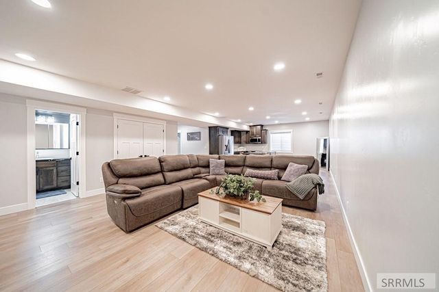4839 Luxor Drive, Ammon, ID 83401