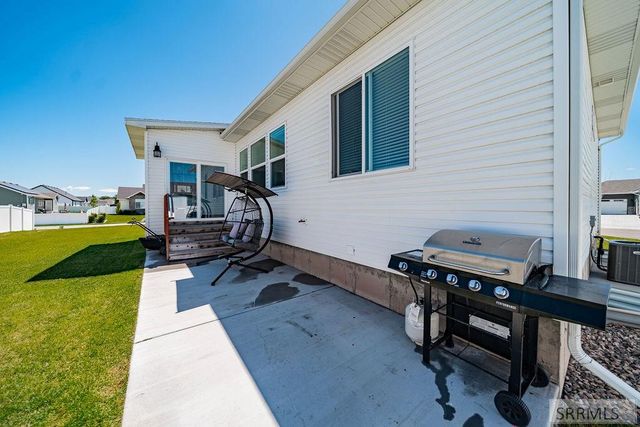 4839 Luxor Drive, Ammon, ID 83401