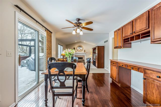 25886 Carriage Lane, Lyon Charter Township, MI 48178