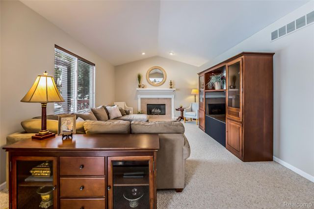 25886 Carriage Lane, Lyon Charter Township, MI 48178