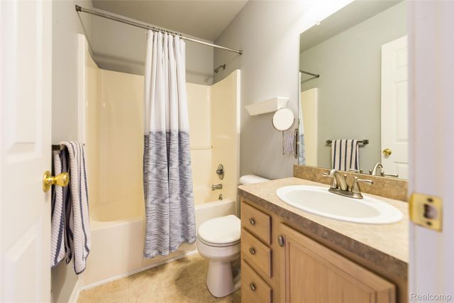 25886 Carriage Lane, Lyon Charter Township, MI 48178